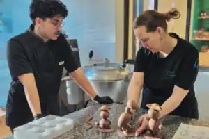 Evelyne et Simon - Coulisses de nos créations chocolatées